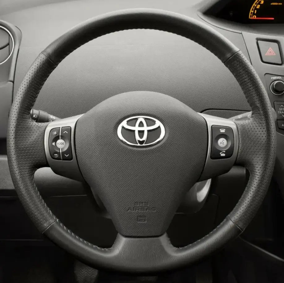 Lenkradbezug-Kits für Toyota RAV4 Yaris Urban Cruiser Passo Sette Vanguard Ist 2005-2016