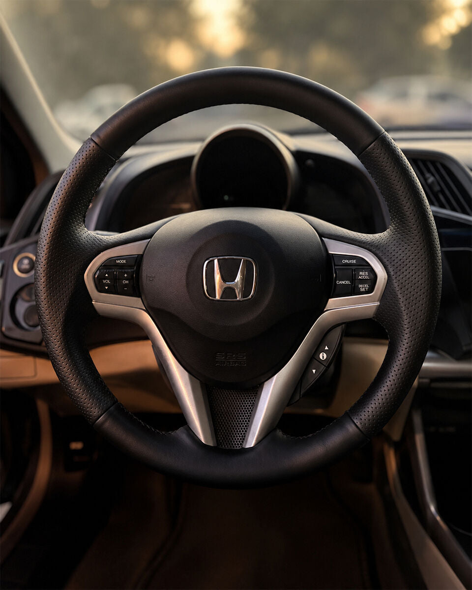 ホンダCR-Z steering wheel cover installed