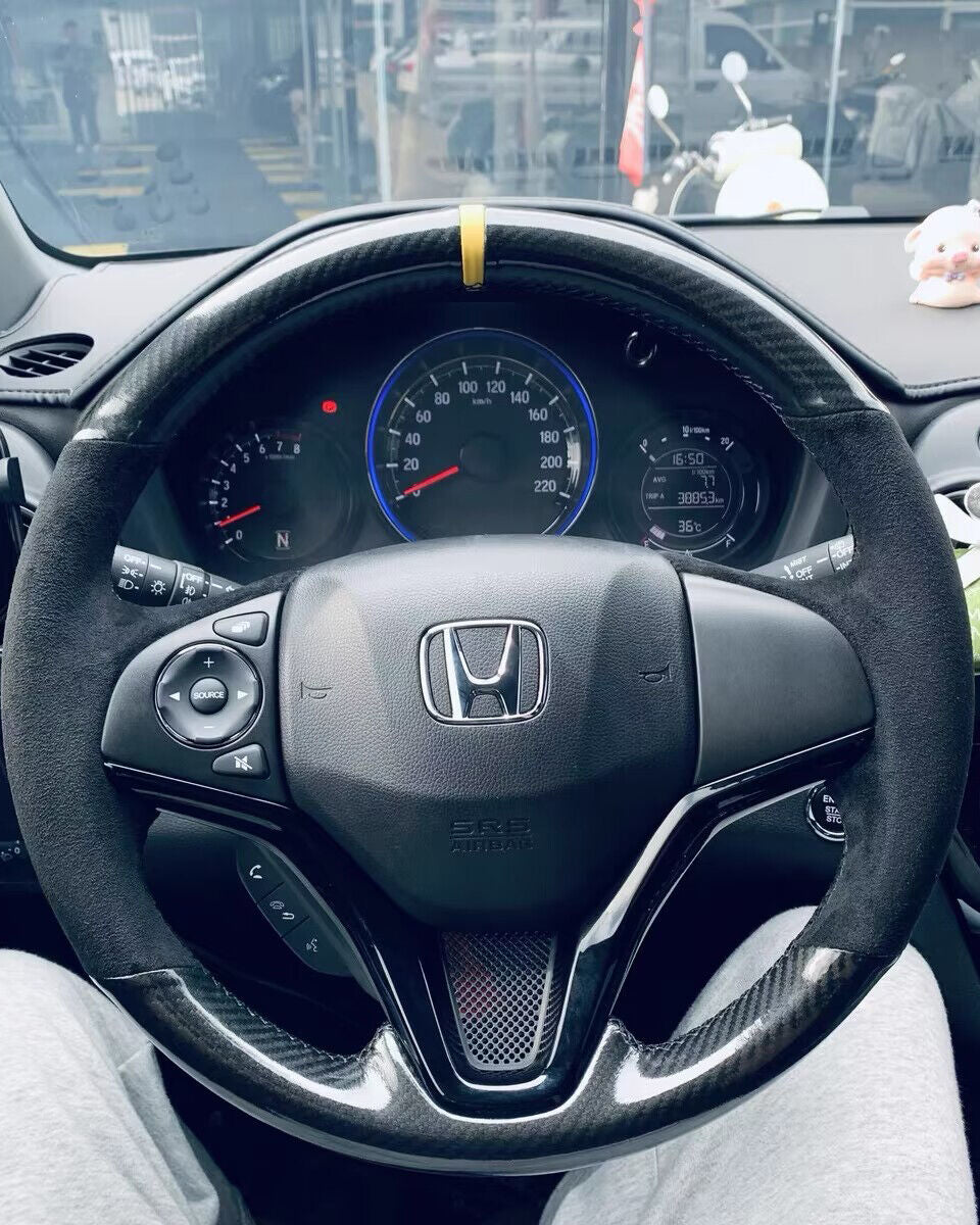 ホンダHR-V steering wheel cover installed